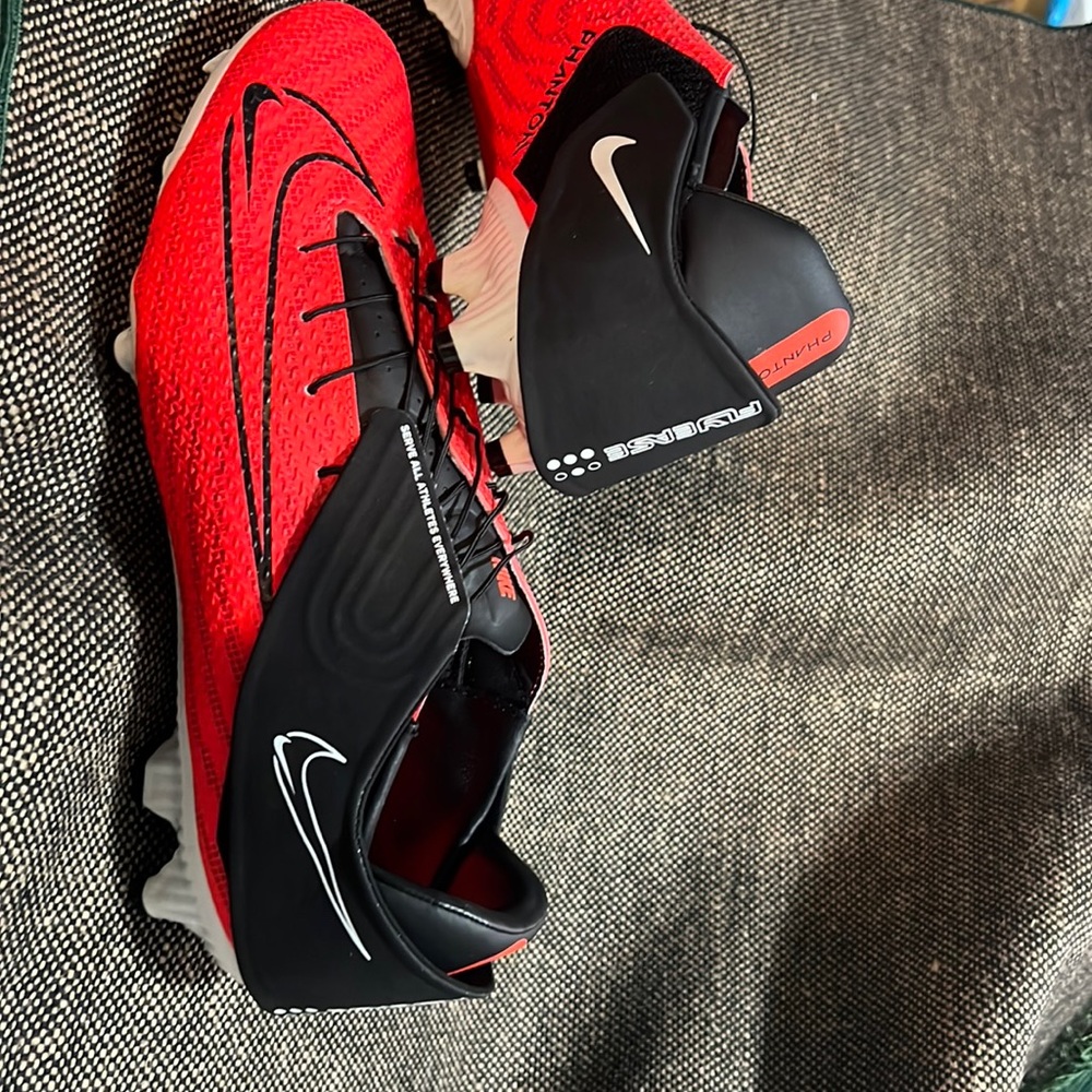 Nike soccer shoes for men